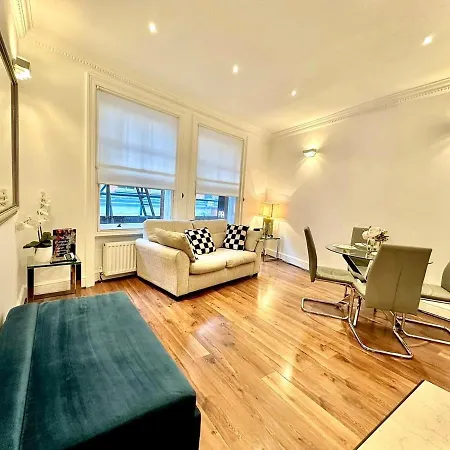 Alluring 2-Bed, 2-Bath Flat On High Street Kensington, Near Kensington Palace